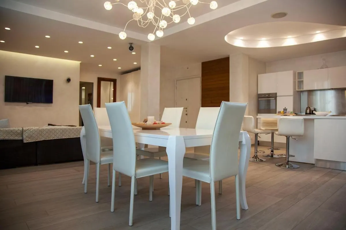 Luxury Stay In Rome Steps From Metro A Cornelia 0*,  İtalya